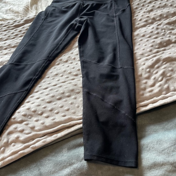 MPG mid-rise capri leggings - Picture 9 of 12